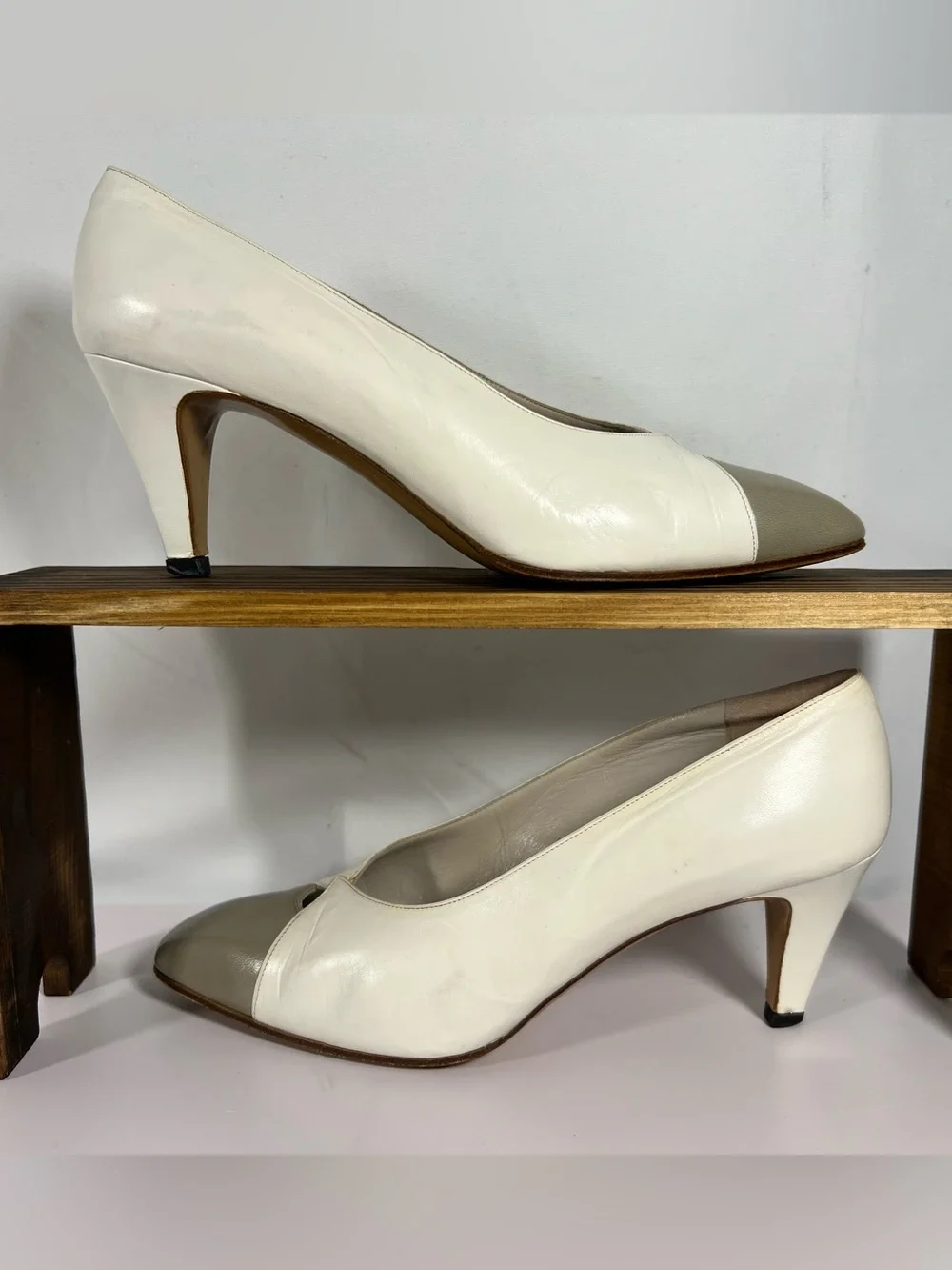 7248: Chanel Vintage Two Tone Leather Pumps Ivory Taupe 35.5